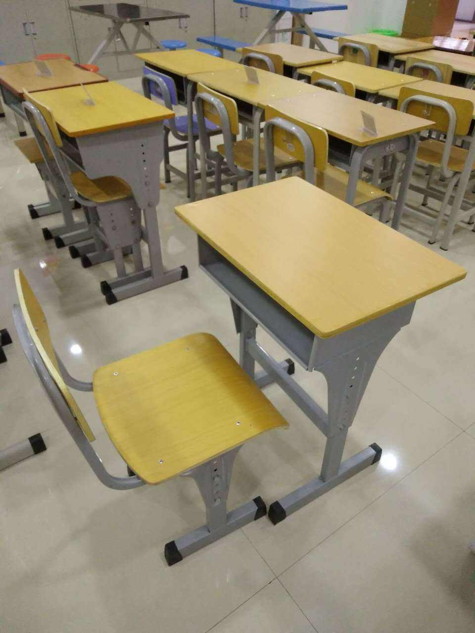 学生课桌椅（5）